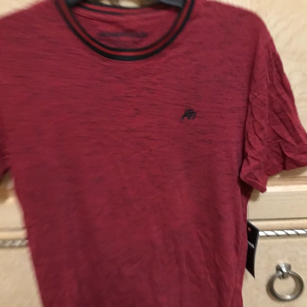 Aeropostale Sporty Men's Tee